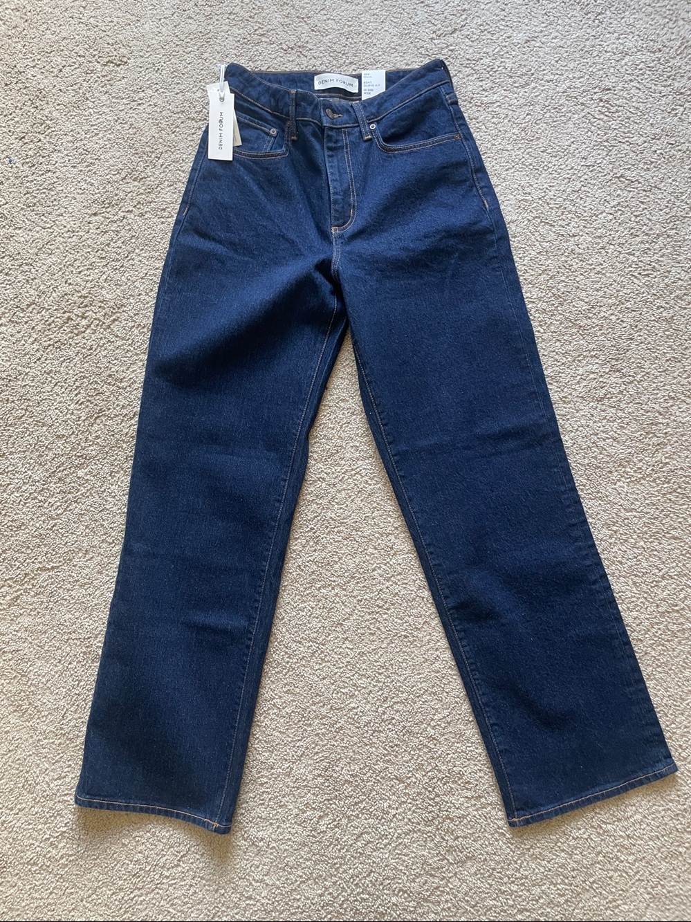 BNWT $110 Aritzia Denim Forum High Rise Curve-Fit Jeans - Picture 11 of 12
